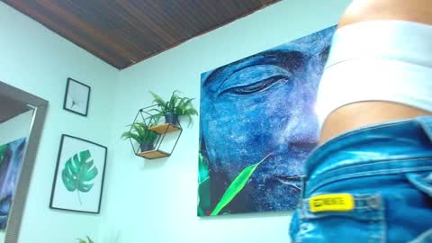   online show from 10, 1, 2025