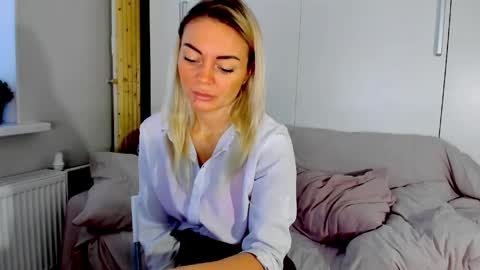 Snapshot of adriana_coy_ chatting on 25, 4, 2026 Adriana online show from 25, 4, 2026