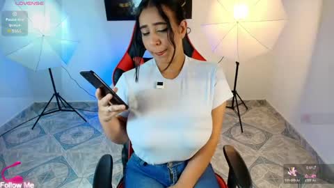 Snapshot of adrianax28 chatting on 23, 4, 2026 adrianax28 online show from 23, 4, 2026