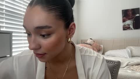 Snapshot of adriannarodriguez chatting on 14, 2, 2025 Adrianna  online show from 14, 2, 2025