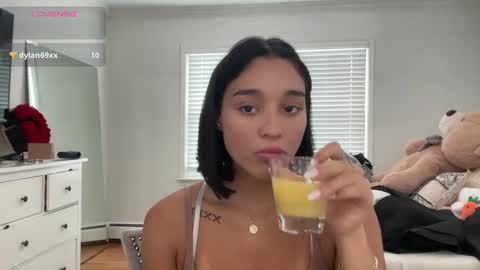 Snapshot of adriannarodriguez chatting on 12, 10, 2025 Adrianna  online show from 12, 10, 2025