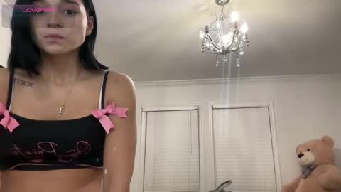 Snapshot of adriannarodriguez chatting on 10, 11, 2025 Adrianna online show from 10, 11, 2025