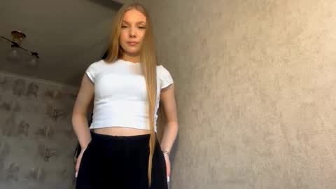 Snapshot of adriannemuldowney chatting on 26, 3, 2026 Caroline online show from 26, 3, 2026
