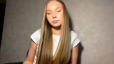 Snapshot of adriannemuldowney chatting on 15, 4, 2026 Caroline online show from 15, 4, 2026