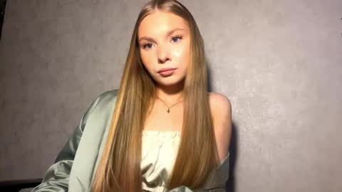 Snapshot of adriannemuldowney chatting on 18, 4, 2026 Caroline online show from 18, 4, 2026