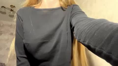 Snapshot of adriannemuldowney chatting on 29, 4, 2026 Caroline online show from 29, 4, 2026