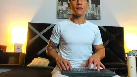 Snapshot of adriano_bigcock chatting on 25, 4, 2026 Adrian online show from 25, 4, 2026