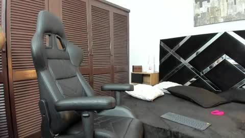 Snapshot of adriano_bigcock chatting on 27, 4, 2026 Adrian online show from 27, 4, 2026