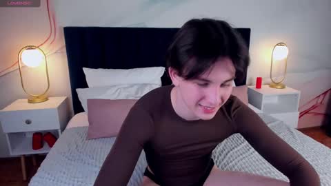 adrianoaubert online show from 8, 3, 2025