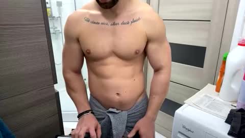 Snapshot of advp69 chatting on 24, 10, 2025 Mrrfitt online show from 24, 10, 2025