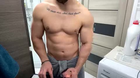 Snapshot of advp69 chatting on 21, 11, 2025 Mrrfitt online show from 21, 11, 2025