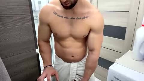 Snapshot of advp69 chatting on 2, 12, 2025 Mrrfitt online show from 2, 12, 2025