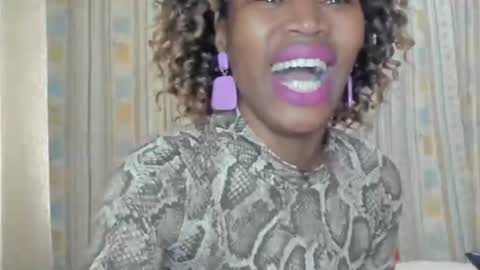 AfricanSquirtQueen online show from 17, 11, 2025