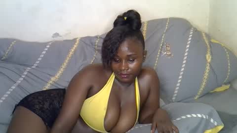 Snapshot of afrii_kity chatting on 19, 10, 2025 afrii_kity online show from 19, 10, 2025