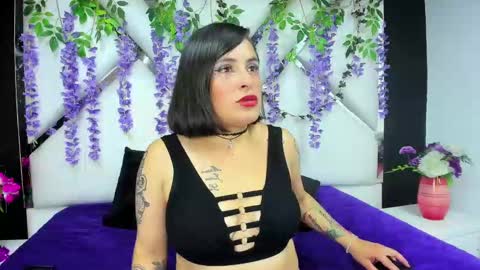 afroditaowen_ online show from 1, 11, 2025