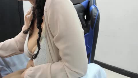 A G A T A  online show from 6, 2, 2026