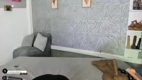 Snapshot of agatadelphine_mr chatting on 20, 6, 2026 Agatadelphine online show from 20, 6, 2026