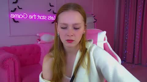 Snapshot of agatafoxley chatting on 3, 11, 2025 AgataFoxley online show from 3, 11, 2025