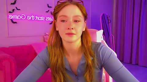 Snapshot of agatafoxley chatting on 5, 11, 2025 AgataFoxley online show from 5, 11, 2025