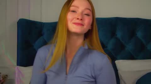 Snapshot of agatafoxley chatting on 22, 11, 2025 AgataFoxley online show from 22, 11, 2025