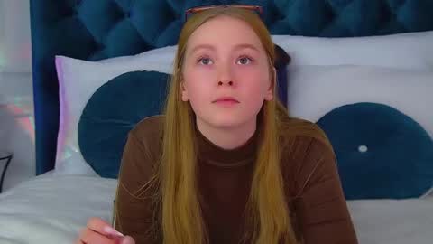 Snapshot of agatafoxley chatting on 29, 11, 2025 AgataFoxley online show from 29, 11, 2025