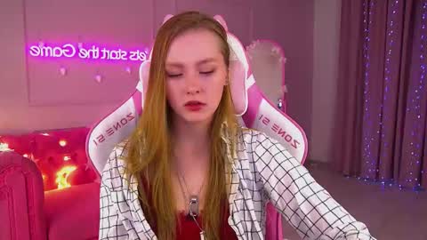 Snapshot of agatafoxley chatting on 1, 12, 2025 AgataFoxley online show from 1, 12, 2025