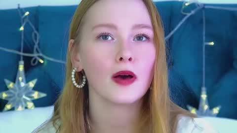 Snapshot of agatafoxley chatting on 17, 12, 2025 AgataFoxley online show from 17, 12, 2025