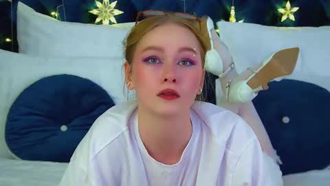 Snapshot of agatafoxley chatting on 20, 12, 2025 AgataFoxley online show from 20, 12, 2025