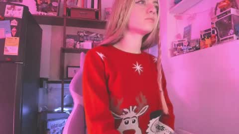 Snapshot of agathaa_ks_ chatting on 13, 12, 2024 Camila 2 online show from 13, 12, 2024