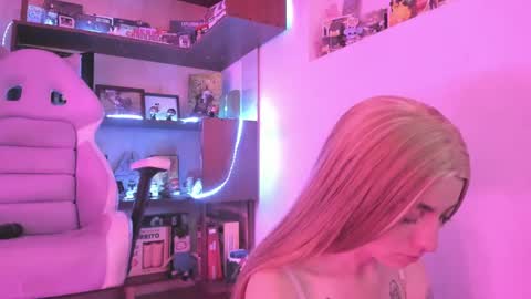 Snapshot of agathaa_ks_ chatting on 17, 1, 2025 Camila 2 online show from 17, 1, 2025