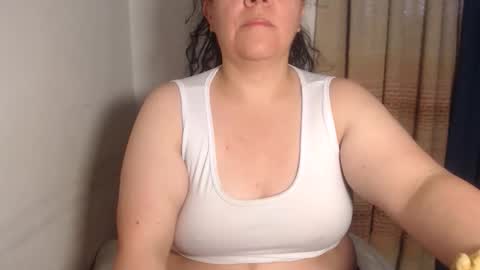 Snapshot of agathaaaa chatting on 22, 12, 2025 online show from 22, 12, 2025