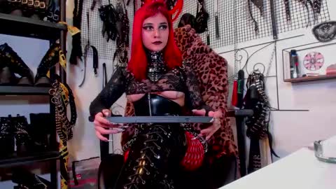 Snapshot of agathamoonn chatting on 15, 12, 2024 Agatha Fox online show from 15, 12, 2024