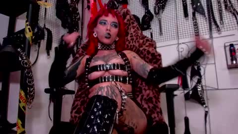 Snapshot of agathamoonn chatting on 21, 12, 2024 Agatha Fox online show from 21, 12, 2024