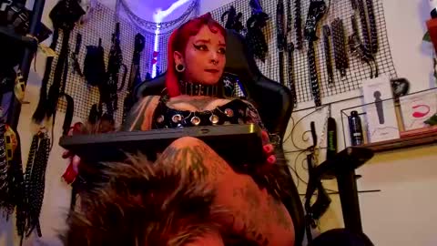 Snapshot of agathamoonn chatting on 13, 2, 2025 Agatha Fox online show from 13, 2, 2025