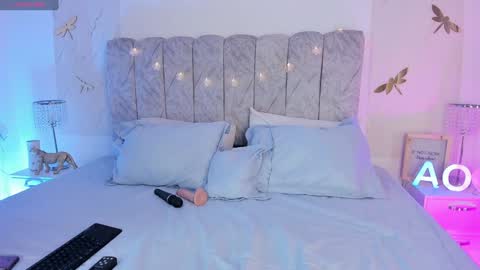 Agatha Owens online show from 7, 2, 2025