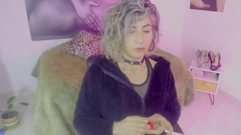 Snapshot of agnes_blackmore chatting on 7, 12, 2024 Lily online show from 7, 12, 2024