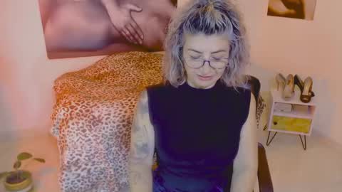 Snapshot of agnes_blackmore chatting on 12, 1, 2025 Lily online show from 12, 1, 2025