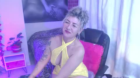 Snapshot of agnes_blackmore chatting on 12, 9, 2025 Lily online show from 12, 9, 2025