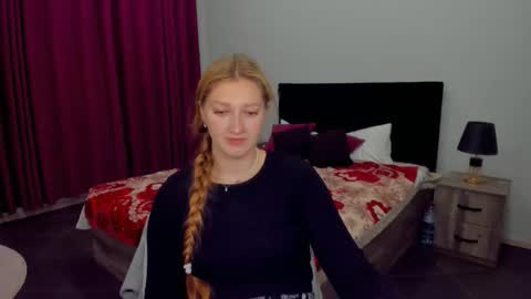 Snapshot of agnesarden chatting on 17, 10, 2025 AgnesArden online show from 17, 10, 2025