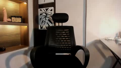 Snapshot of agnesrocuzzo chatting on 13, 12, 2025 agnesrocuzzo online show from 13, 12, 2025