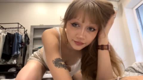 Snapshot of agnessawdo chatting on 13, 10, 2025 Lola online show from 13, 10, 2025