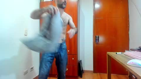Snapshot of aguslover chatting on 14, 12, 2024 Agustin online show from 14, 12, 2024