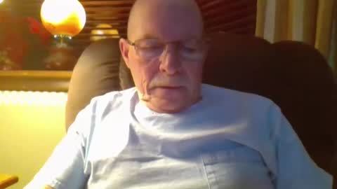 Snapshot of aguynrkfrd chatting on 2, 12, 2024 aguynrkfrd online show from 2, 12, 2024