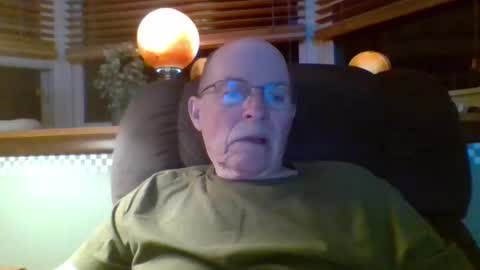 Snapshot of aguynrkfrd chatting on 4, 10, 2025 aguynrkfrd online show from 4, 10, 2025