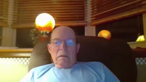 Snapshot of aguynrkfrd chatting on 12, 10, 2025 aguynrkfrd online show from 12, 10, 2025