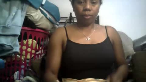Aicha boobs online show from 29, 5, 2026