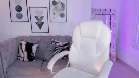 AIDA ADAMS online show from 21, 1, 2025