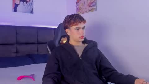 Aiden  online show from 25, 10, 2025