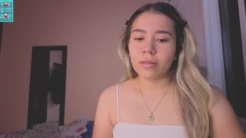 Snapshot of aiilyn_dss18 chatting on 23, 11, 2025 Ailyn online show from 23, 11, 2025