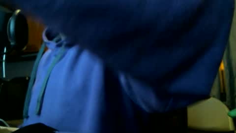 aikerisugly online show from 22, 12, 2025